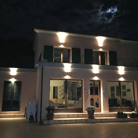 빌라 Villa Oder Haus Mit Phantastischer Aussicht 카폴리베리