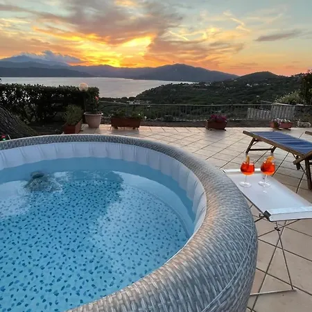 Mit Whirlpool Und Phantastischer Aussicht ヴィラ カポリーヴェリ