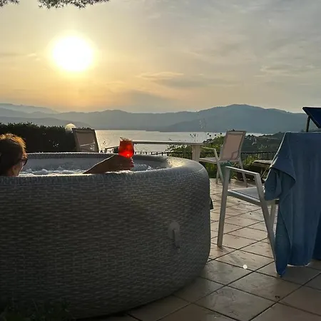 Mit Whirlpool Und Phantastischer Aussicht ヴィラ