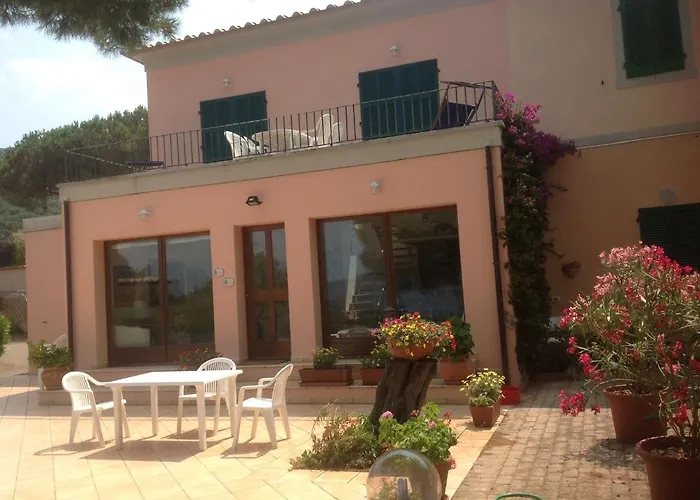 Mit Whirlpool Und Phantastischer Aussicht Villa